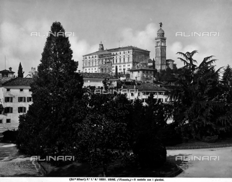ACA-F-018551-0000 - View of the Castle of Udine, designed by Giovanni Fontana. Gardens are in the foreground. - Date of photography: 1915 - 1920 ca. - Alinari Archives, Florence