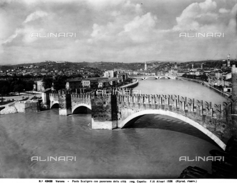 ACA-F-043459-0000 - Scaligero Bridge and panorama of the city of Verona - Date of photography: 1936 - Alinari Archives, Florence