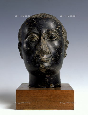 AGC-F-001977-0000 - Scultura in pietra raffigurante la testa di un sovrano dell'Antico Egitto. L'opera di epoca tolemaica è conservata presso il Museo Egizio di Torino - Data dello scatto: 1995 - Archivi Alinari, Firenze