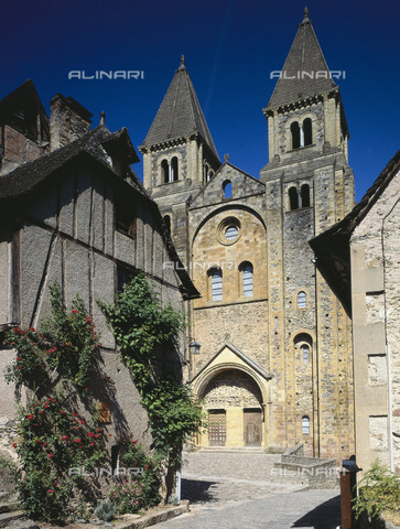 AIS-F-064689-0000 - Veduta della Chiesa abbaziale di Sainte Foy, Conques - Paul Maeyaert / Iberfoto/Archivi Alinari
