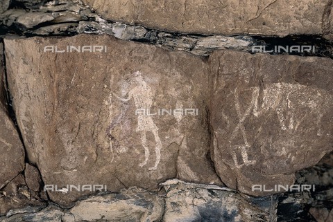 AIS-F-088328-0000 - LIBYA. Tadrart Acacus. Representation of shepherds (12.000-8000 BC). Neolithic art. Cave. - Vannini / Iberfoto/Archivi Alinari