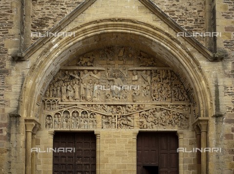 AIS-F-209719-0000 - Giudizio universale, rilievo, timpano della facciata occidentale della Chiesa abbaziale di Sainte Foy, Conques - Paul Maeyaert / Iberfoto/Archivi Alinari