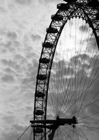 APN-F-030836-0000 - United Kingdom  London. The London Eye. Athol Rheeder/South - AfriLife / Africamediaonline/Alinari Archives, Florence