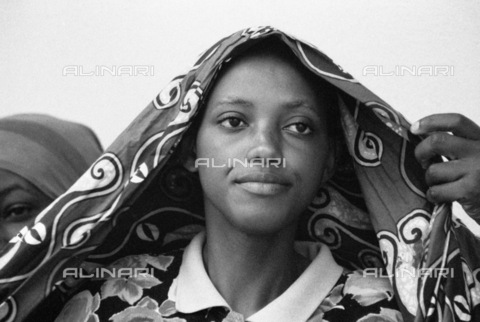 APN-F-031391-0000 - Rwanda  Kigali  2004. Rwandan woman. Africa  woman  black  beauty.Athol Rheeder/South - AfriLife / Africamediaonline/Archivi Alinari, Firenze