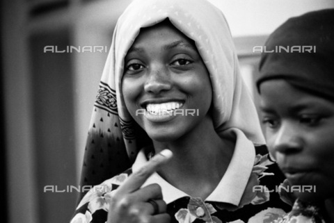 APN-F-031590-0000 - Kigali  Rwanda  2004. Rwandan women. Women  beauty.Athol Rheeder/South - AfriLife / Africamediaonline/Archivi Alinari, Firenze