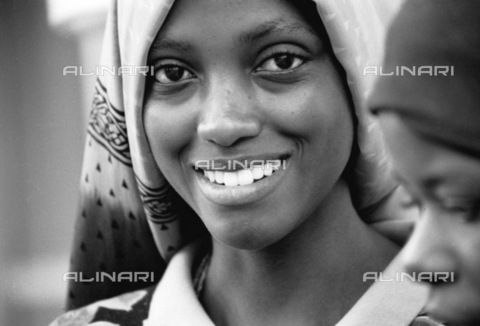 APN-F-031591-0000 - Rwanda  Kigali  2004. Rwandan woman. Woman  beauty.Athol Rheeder/South - AfriLife / Africamediaonline/Archivi Alinari, Firenze