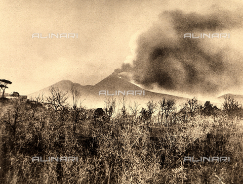 AVQ-A-000007-0010 - View of Vesuvius, a few days before the great eruption of 1906. - Date of photography: 04/04/1906 - Alinari Archives, Florence
