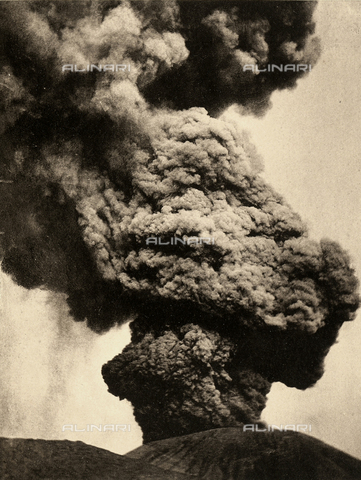 AVQ-A-000007-0017 - Spiraliform smoke emissions from Vesuvius, during the 1906 eruption. - Date of photography: 1906 - Alinari Archives, Florence