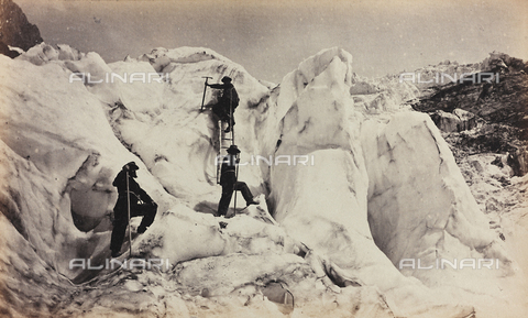 AVQ-A-000012-0012 - Climbers on the Bernese Alps - Date of photography: 1860-1880 - Alinari Archives, Florence