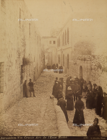 AVQ-A-000061-0005 - The Via Crucis, near the Ecce Homo Arch, in Jerusalem - Date of photography: 1885 ca. - Alinari Archives, Florence