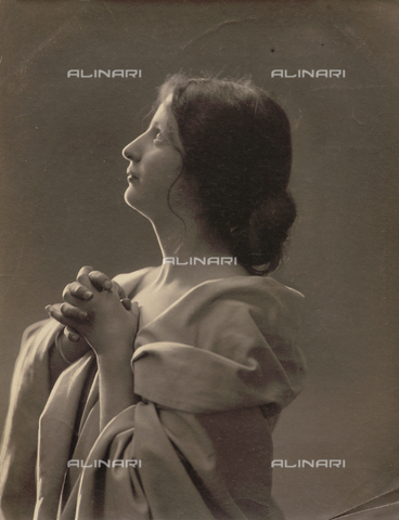 AVQ-A-000128-0036 - Theater actress - Date of photography: 1900 ca. - Alinari Archives, Florence