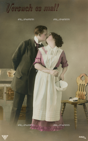 AVQ-A-000140-0035 - Cartolina postale raffigurante due innamorati che si baciano, "Album para Tarjetas postales" - Data dello scatto: 1910 ca. - Archivi Alinari, Firenze