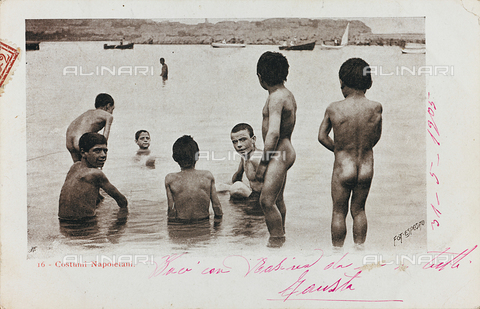 AVQ-A-000216-0053 - Portrait of a group of children at the seaside, postcard - Date of photography: 1905 - Alinari Archives, Florence