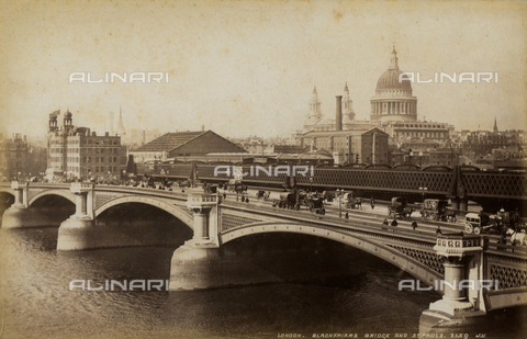 AVQ-A-000223-0009 - Blackfriars Bridge in London, with carriages and pedestrians passing. In the background is the Dome of Saint Paul's Cathedral - Date of photography: 1860-1880 ca. - Alinari Archives, Florence