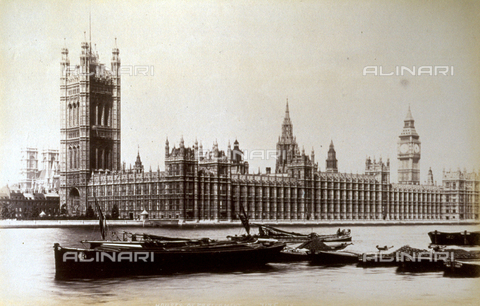 AVQ-A-000223-0010 - Overall view of the majestic Houses of Parliament in London, overlooking the Thames - Date of photography: 1860-1880 ca. - Alinari Archives, Florence
