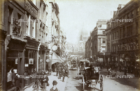 AVQ-A-000223-0028 - View of Fleet Street in London, full of people and carriages - Date of photography: 1860-1880 ca. - Alinari Archives, Florence