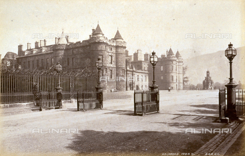 AVQ-A-000223-0041 - The Royal Palace of Holyrood in Edinburgh - Date of photography: 1860-1880 ca. - Alinari Archives, Florence