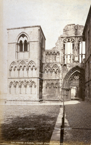 AVQ-A-000223-0043 - The ruins of Holyrood Church on the left side of Holyrood Palace in Edinburgh - Date of photography: 1860-1880 ca. - Alinari Archives, Florence