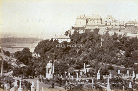 AVQ-A-000223-0051 - View of Stirling Castle in Scotland. In the foreground, at the foot of the fortress, a cemetery - Date of photography: 1860-1880 ca. - Alinari Archives, Florence
