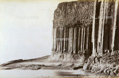 AVQ-A-000223-0070 - The column shaped rock formations of Fingal's cave on the Isle of Staffa, in Scotland - Date of photography: 1860-1880 ca. - Alinari Archives, Florence