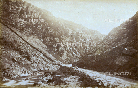 AVQ-A-000223-0101 - The rocky ravine of Aberglaslyn in Wales - Date of photography: 1860-1880 ca. - Alinari Archives, Florence