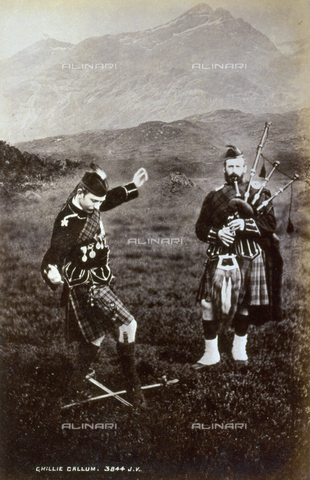 AVQ-A-000223-0114 - Portrait of two Scotchmen in traditional attire. One of them is doing the sword dance accompanied by bagpipes - Date of photography: 1860-1880 ca. - Alinari Archives, Florence