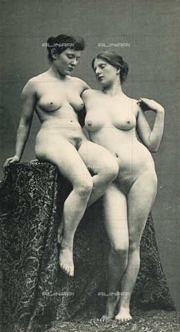 AVQ-A-000438-0026 - Due nudi femminili - Data dello scatto: 1925 ca. - Archivi Alinari, Firenze