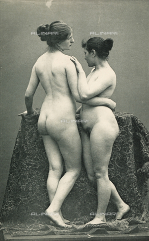 AVQ-A-000438-0027 - Due nudi femminili visti di spalle - Data dello scatto: 1925 ca. - Archivi Alinari, Firenze