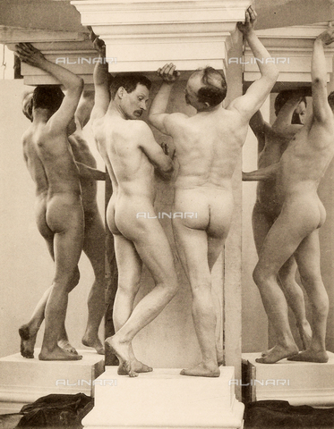 AVQ-A-000438-0074 - Nudi maschili in forma di cariatide - Data dello scatto: 1925 ca. - Archivi Alinari, Firenze