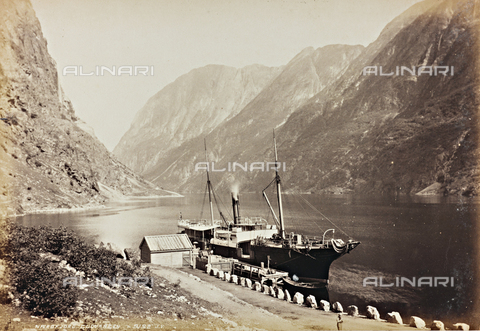 AVQ-A-000630-0008 - Boat on the Nà¦rà¸yfjord, Norway - Date of photography: 1890 ca. - Alinari Archives, Florence