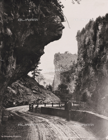 AVQ-A-000670-0042 - View of the Via Mala (or Viamala), in the gorge of the Hinterrhein River, Canton of Graubà¼nden - Date of photography: 1890 ca. - Alinari Archives, Florence