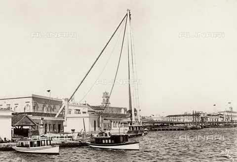 AVQ-A-000889-0003 - Boats on the seafront of a city in Mexico - Date of photography: 1896 ca. - Alinari Archives, Florence