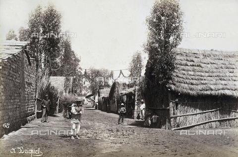 AVQ-A-000897-0026 - Inhabitants and huts in the village of Santa Anita in Mexico - Date of photography: 12/1896 - Alinari Archives, Florence