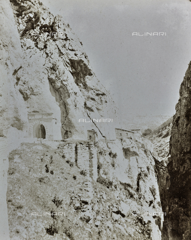 AVQ-A-000921-0004 - View of the Tunnel of Vespasian in the Furlo Gorge - Date of photography: 08-09/1899 - Alinari Archives, Florence