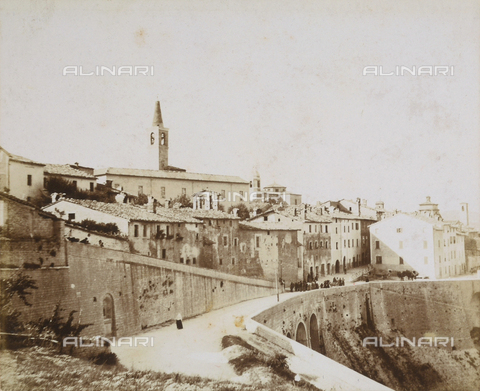 AVQ-A-000921-0006 - Panorama of Cagli - Date of photography: 1899 - Gabba Raccolta Acquisto / Alinari Archives, Florence