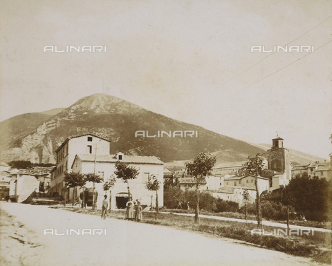 AVQ-A-000921-0013 - Entrance to the city of Gualdo Tadino - Date of photography: 1899 - Gabba Raccolta Acquisto / Alinari Archives, Florence