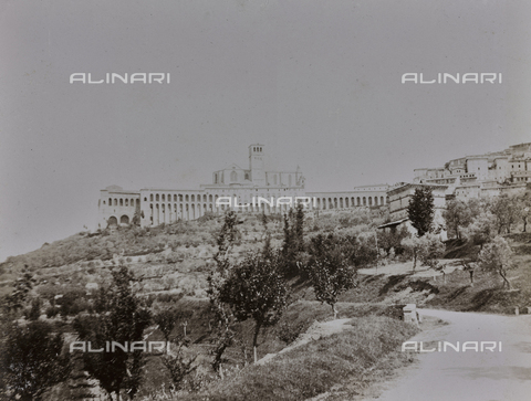 AVQ-A-000921-0038 - View of the Basilica of St. Francis in Assisi - Date of photography: 08-09/1899 - Alinari Archives, Florence