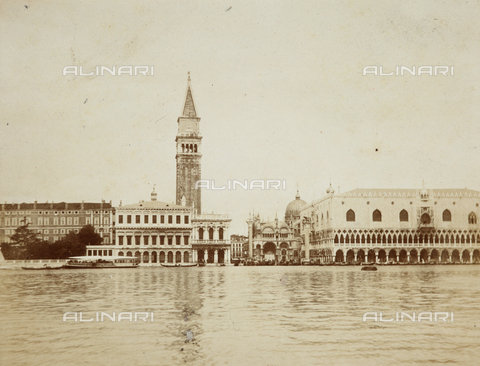 AVQ-A-000921-0061 - View of the Riva degli Schiavoni, Venice - Date of photography: 1898-1899 - Gabba Raccolta Acquisto / Alinari Archives, Florence