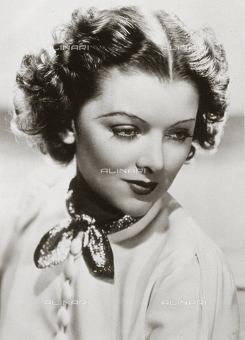 AVQ-A-000938-0138 - Half-length portrait of the famous American actress Myrna Loy - Date of photography: 1930-1940 ca. - Verchi Marialieta Collection / Alinari Archives, Florence