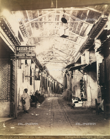 AVQ-A-000946-0037 - Stores in El Souk in Tunisia - Date of photography: 1850-1900 - Alinari Archives, Florence