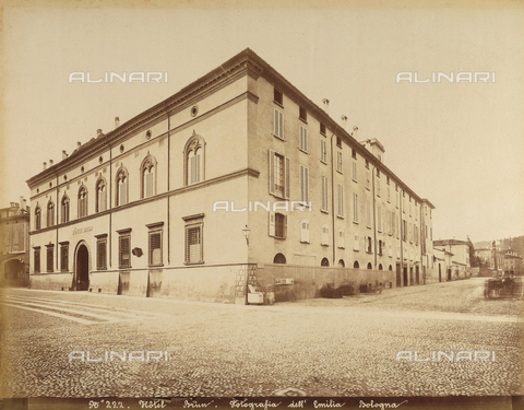 AVQ-A-001033-0056 - The Hotel Brun in Bologna. The hotel, damaged during the bombing of 24 July 1943, was never rebuilt - Date of photography: ante 1878 - Alinari Archives, Florence