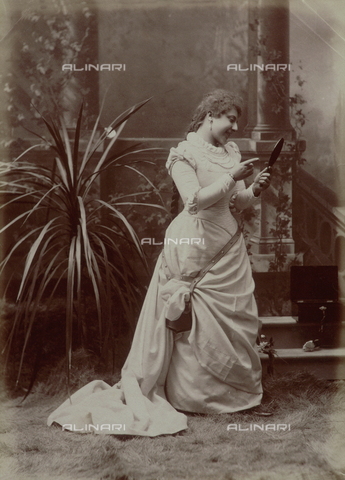 AVQ-A-001055-0057 - Lyrical thater actress - Date of photography: 1900 ca. - Alinari Archives, Florence