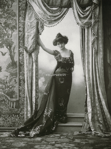 AVQ-A-001055-0071 - Prose and music actress - Date of photography: 1905 ca. - Alinari Archives, Florence