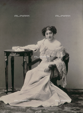 AVQ-A-001055-0075 - Actress of the theater - Date of photography: 1900 ca. - Alinari Archives, Florence