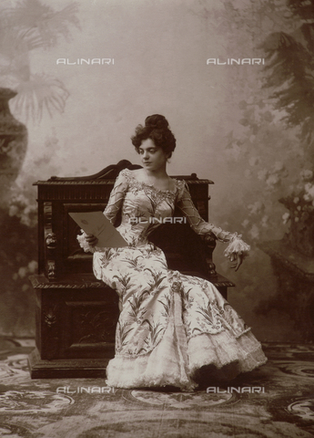 AVQ-A-001055-0077 - Actress of the theater - Date of photography: 1900 ca. - Alinari Archives, Florence