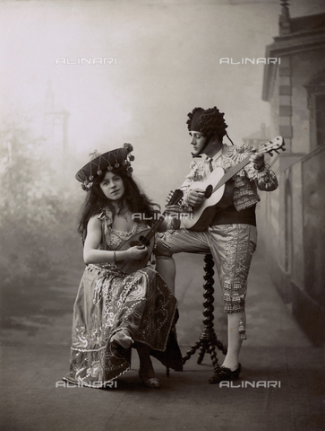 AVQ-A-001055-0078 - Scene from the operetta 'Dall'ago al milione', at the Arena Nazionale - Date of photography: 1904 - Alinari Archives, Florence