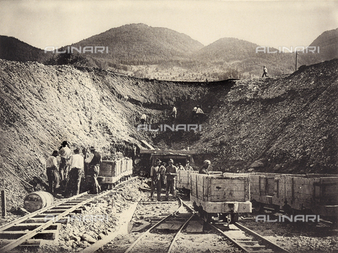 AVQ-A-001321-0010 - Construction of Worcheiner Tunnels, begun in 1897. The tunnel connected the general plan to Trieste. The image shows the construction of the tunnel on the North side. The album was commissioned by the Friulian entrepreneur Giacomo Ceconi from Montececon - Date of photography: 1905 ca. - Alinari Archives, Florence