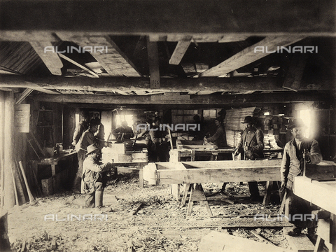AVQ-A-001321-0018 - Construction of Worcheiner Tunnels, begun in 1897. The tunnel connected the general plan to Trieste. The image shows a group of carpenters at work. The album was commissioned by the Friulian entrepreneur Giacomo Ceconi from Montececon - Date of photography: 1905 ca. - Alinari Archives, Florence