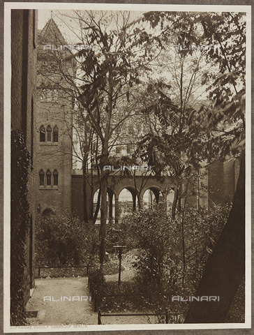 AVQ-A-001387-0003 - Album "Das malerische Berlin": cloister of a church in Berlin - Date of photography: 1914 - Alinari Archives, Florence