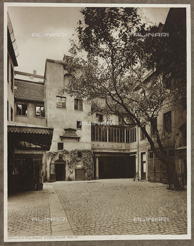 AVQ-A-001387-0004 - Album "Das malerische Berlin": houses in the street Klosterstrasse in Berlin - Date of photography: 1914 - Alinari Archives, Florence